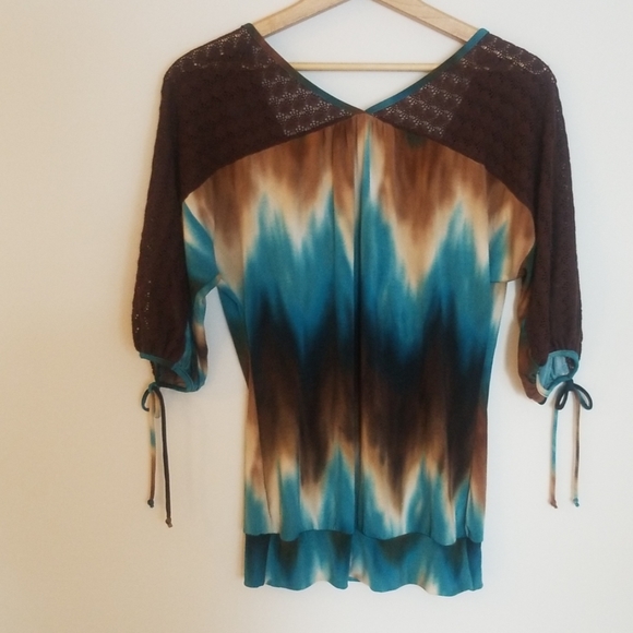 Tie-dye crochet v-neck top - Picture 7 of 7